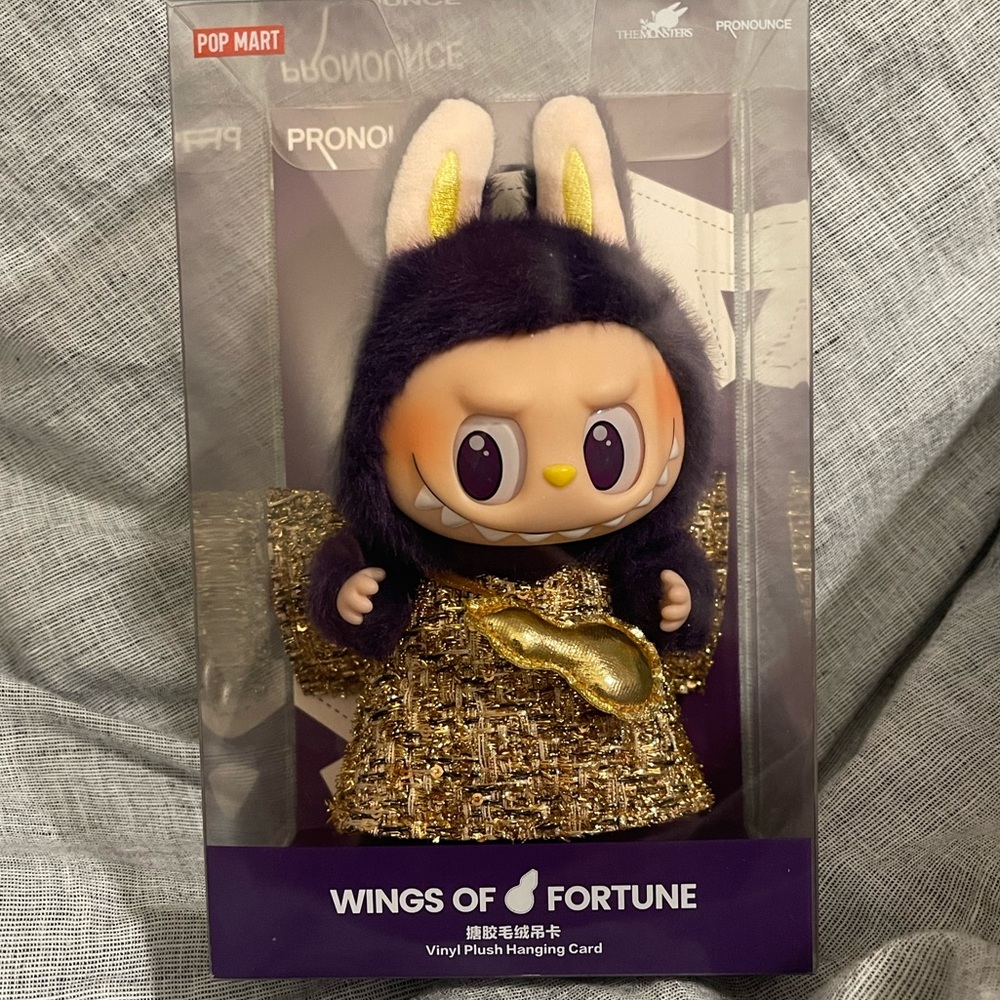 LABUBU × PRONOUNCE - WINGS OF FORTUNE VINYL PLUSH HANGING CARD